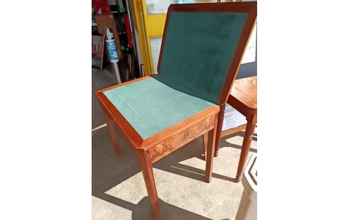 TABLE A JEUX MARQUETERIE + CLEF