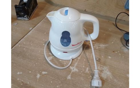 BOUILLOIRE ELECTRIQUE MOULINEX