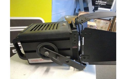 PROJECTEUR COMBI 05F