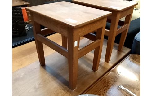 TABOURET CHENE CARRE