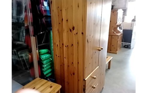 ARMOIRES PIN MASSIF