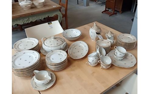 SERVICE DE TABLE ET CAFÉ PETITES FLEURS