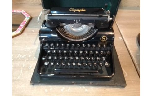 MACHINE A ECRIRE OLYMPIA VINTAGE