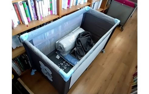 LIT PARAPLUIE + MATELAS ET SUPPORT A LANGER