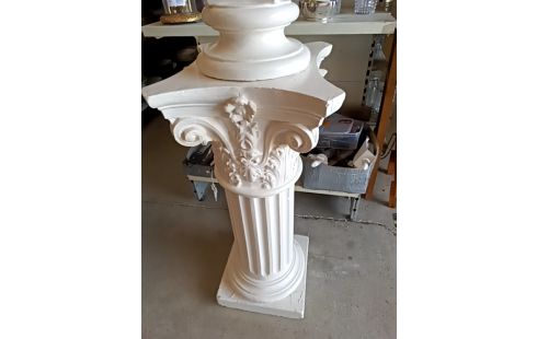 COLONNE AVEC STATUE PLÂTRE