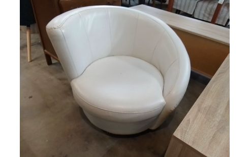 FAUTEUIL BLANC TOURNANT EN L'ETAT