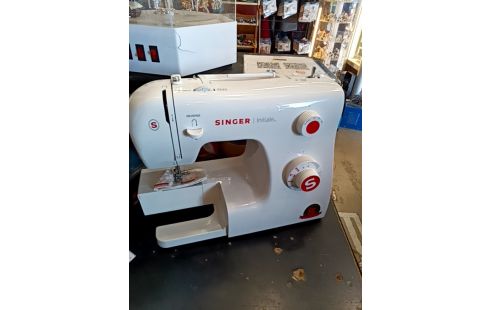 MACHINE A COUDRE SINGER INITIALE +ACC RES