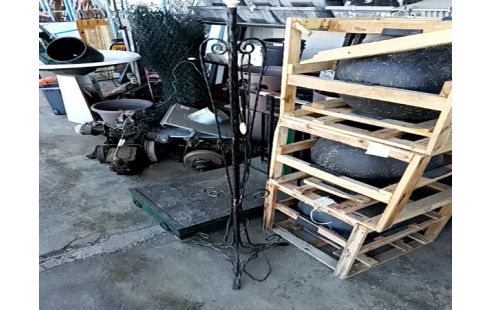 PIED DE LAMPE FER FORGÉ