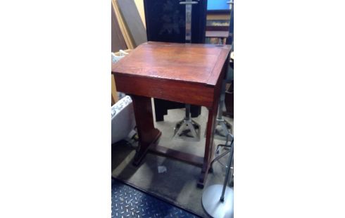 LESSENAAR MASSIEF HOUT ANTIEK