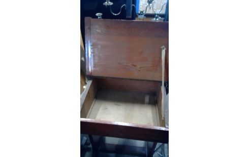 LESSENAAR MASSIEF HOUT ANTIEK