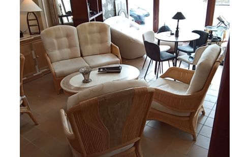 SALON 2+1+1+TABLE ROTIN