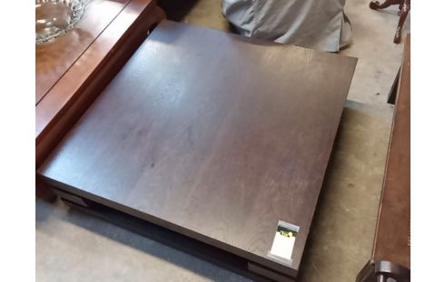 TABLE BASSE CARREE MODERNE FONCEE