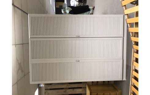 GARDE ROBES 3 PORTES BLANCHE (POIGNEE A RAMPLACER)