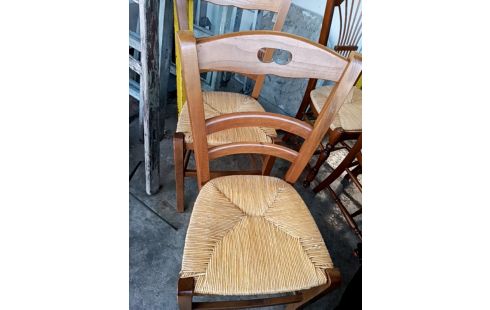 CHAISE PAILLEE DÉTAIL