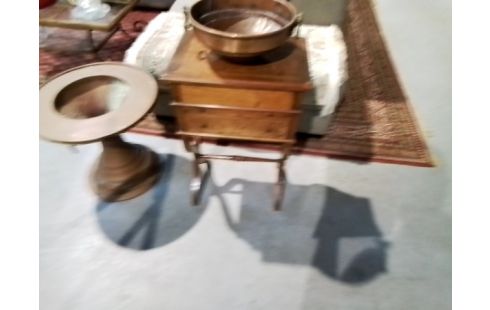 TRAVAILLEUSE COUTURE EN BOIS