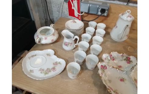 SERVICE A THE FLEURIES