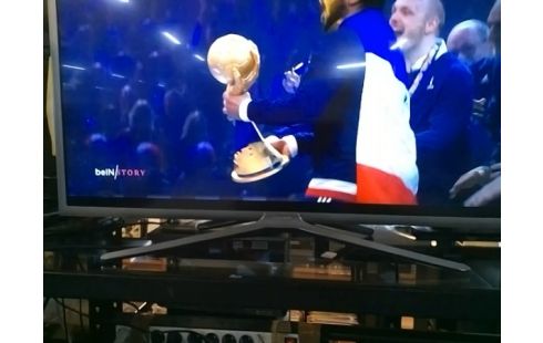 TELEVISEUR SAMSUNG 80CM SMART TV WIFI