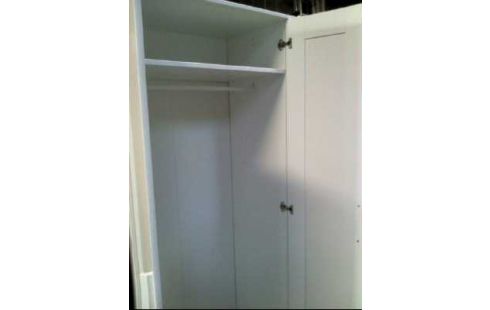 SCHRANK HOLZ WEISS 3-T STANGE 4-EB. + SPIEGEL