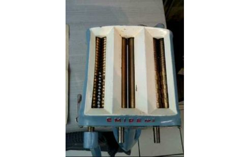 NUDEL-MASCHINE <EMIDE NR.5> BLAU