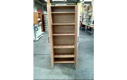 ARMOIRE CHAPEAU DE GENDARME