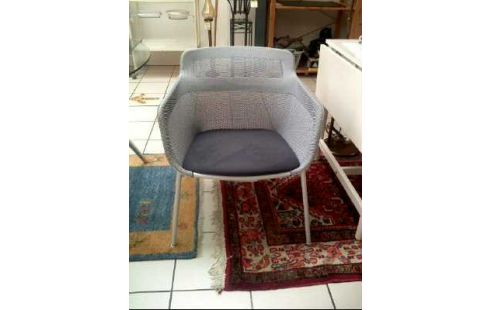 ARMLEHNSTUHL STOFF GRAU