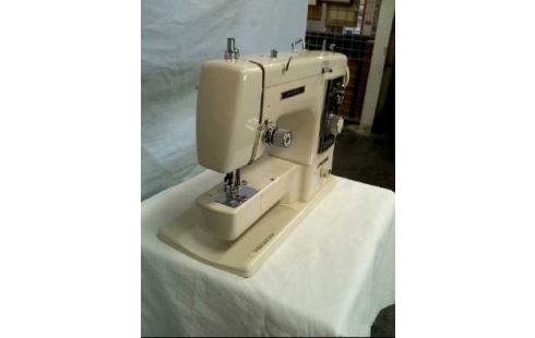 MACHINE A COUDRE BLANC