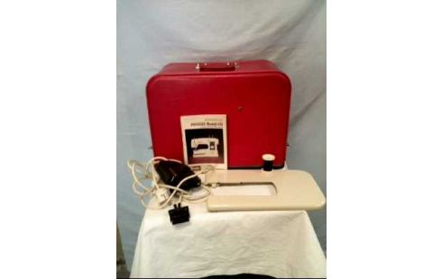MACHINE A COUDRE BLANC
