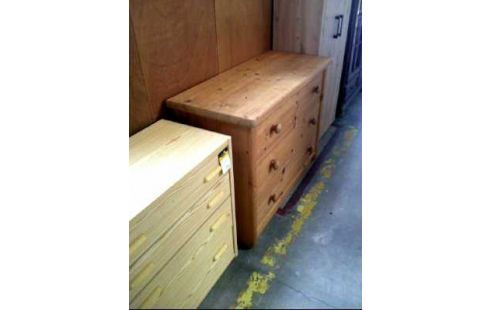 KOMMODE VOLLHOLZ HELL 3-SCHUBLADEN