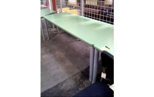 SCHREIBTISCH OBERFL. GRÜN METALLBEINE LANG