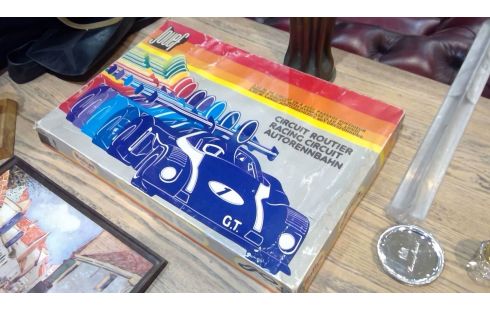 CIRCUIT AUTO JOUET 1970