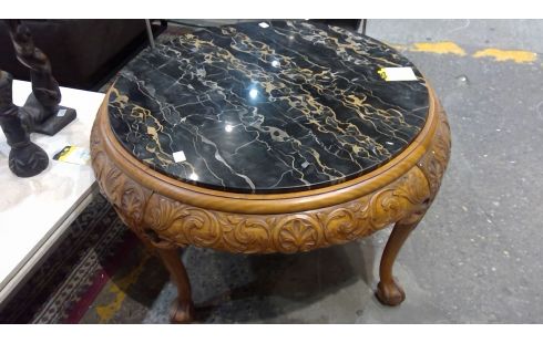 MESA BAJA SOBRE MÁRMOL NEGRO ESTILO LOUIS XV