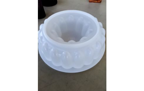 MOULE A GATEAU PLASTIQUE