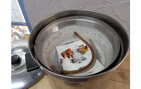 CASSEROLE EXTRACTEUR DE JUS