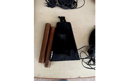 INSTRUMENT DE MUSIQUE CLOCHE DE PERCUSSION