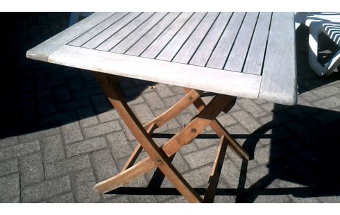 TABLE DE JARDIN TECK PLIANT