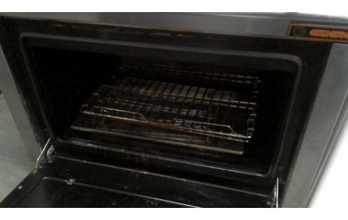 KÜCHENHERD PROFESSIONELL TYP EDELSTAHL