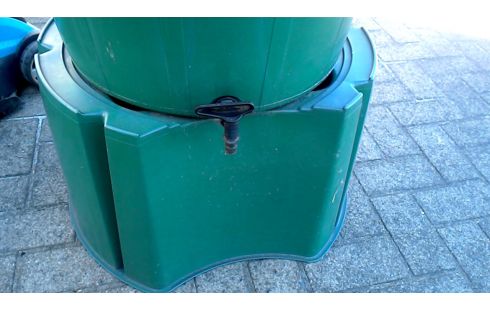 RECIPIENTE DE AGUA DE JARDÍN VERDE PVC