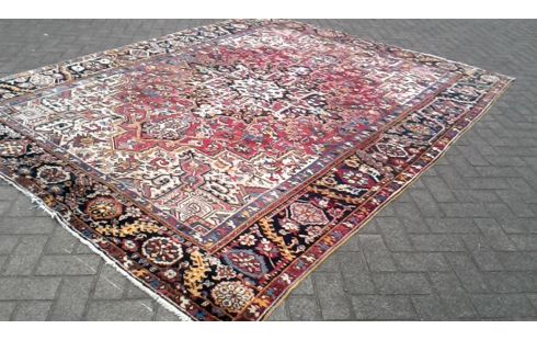 TEPPICH HANDGEKNÖPFT