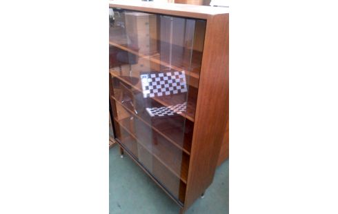 VITRINEKAST VINTAGE 2 GLAS DEUREN SCHUIVEND