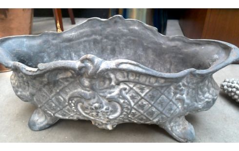 BLUMENTOPF GUSSEISEN