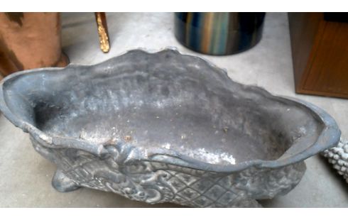 BLUMENTOPF GUSSEISEN