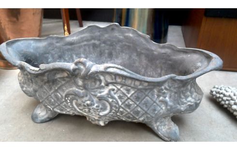 BLUMENTOPF GUSSEISEN