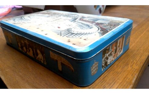 DOSE METALL IM VINTAGE-STIL