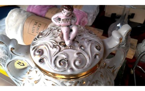 JARRÓN CON TAPA CAPO DI MONTE