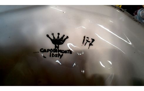 JARRÓN CON TAPA CAPO DI MONTE