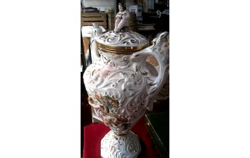 JARRÓN CON TAPA CAPO DI MONTE