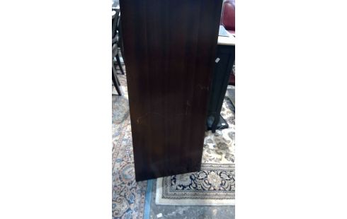 MESA REDONDA SOBRE VASO CAOBA