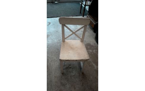 CHAISE ENFANT EN L'ETAT