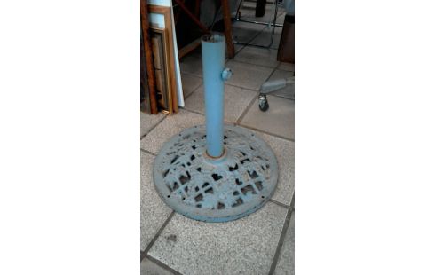 SCHIRMSTÄNDER GUSSEISEN