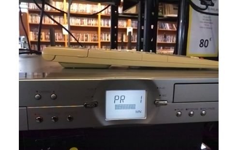 LECTEUR DVD SHARP DV HR300 PERITEL/RCA (AVEC TELECOMMANDE)